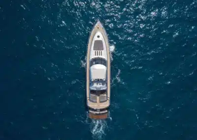 Yate Laya vista cenital - Barcos de alquiler en Menorca